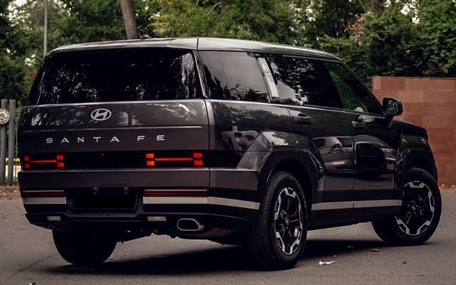 Hyundai Santa Fe - image 2