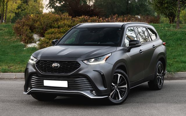 Toyota Highlander - image 1