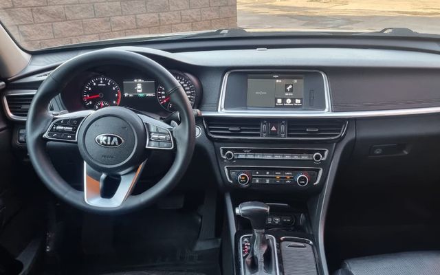 KIA Optima - image 4