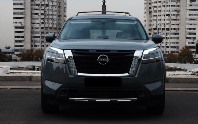 Nissan Pathfinder - image 2