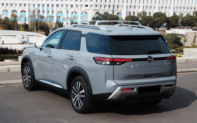 Nissan Pathfinder - image 4