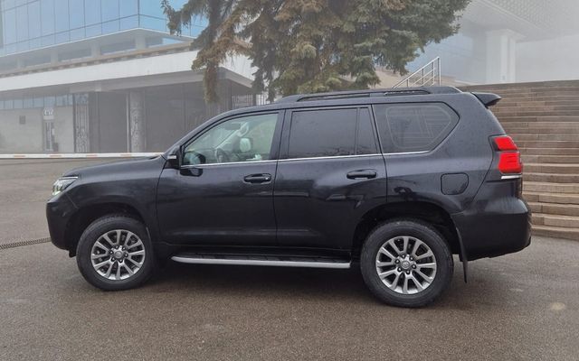 Toyota Land Cruiser Prado - image 2