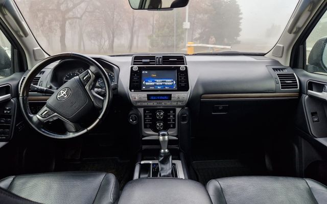 Toyota Land Cruiser Prado - image 4