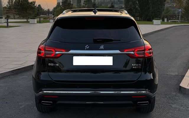 Honqi HS5 - image 4