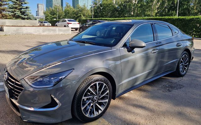 HYUNDAI SONATA - image 1