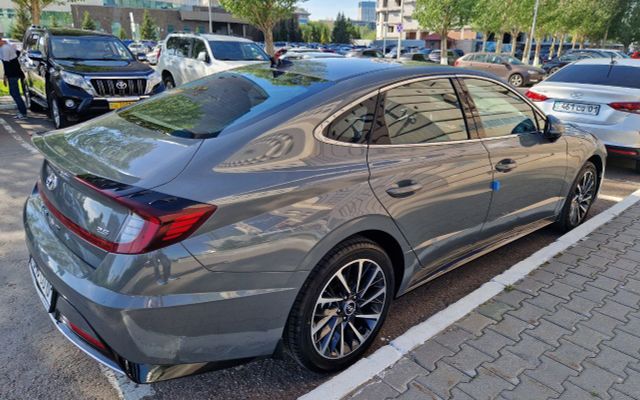 HYUNDAI SONATA - image 3