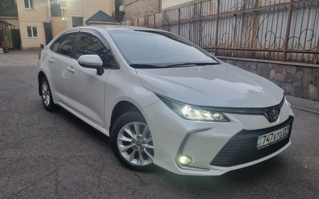 Toyota Corolla - image 2
