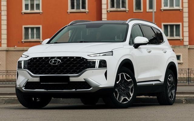 Hyundai Santa Fe - image 1