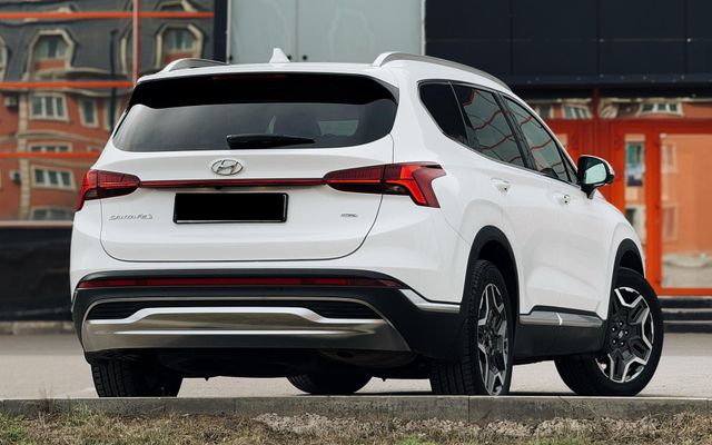 Hyundai Santa Fe - image 2