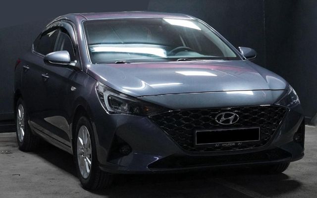 Hyundai Accent - image 1