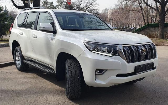 Toyota Land Cruiser Prado - image 1