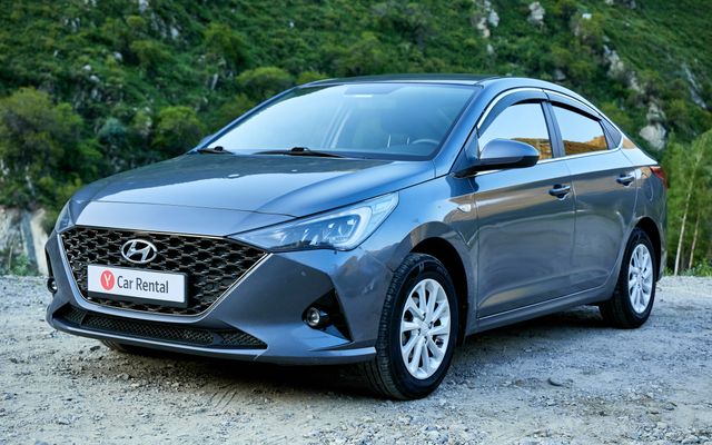 Hyundai Accent - image 1