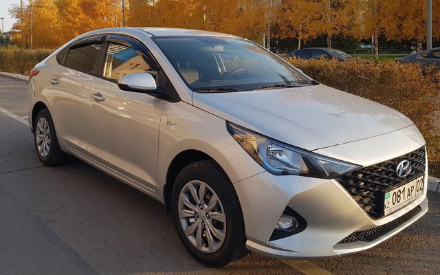 HYUNDAI ACCENT - image 2