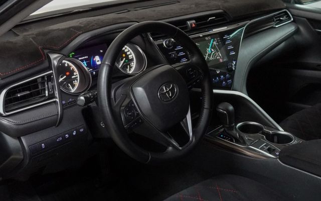 Toyota Camry 70 - image 3