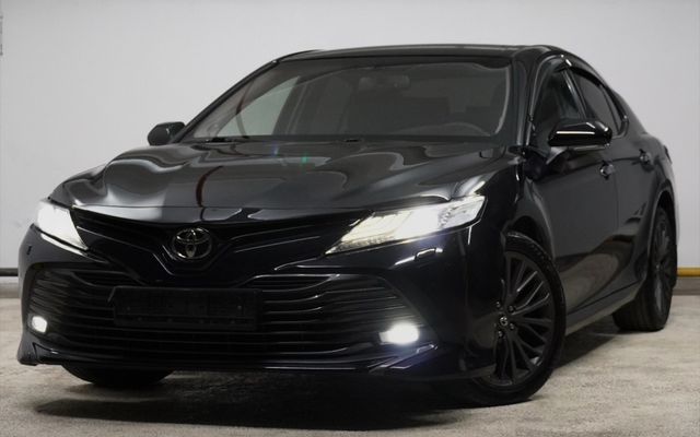 Toyota Camry 70 - image 1
