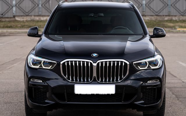 BMW X5 - image 2