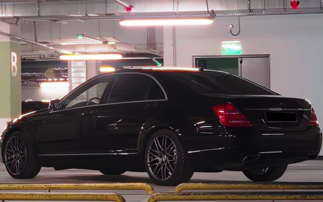 Mercedes S600 - image 2