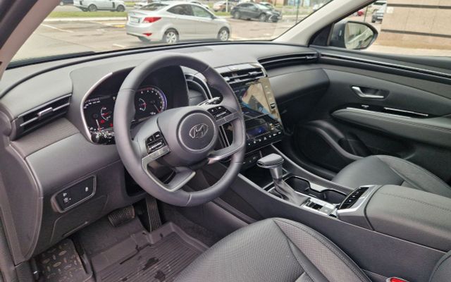HYUNDAI TUCSON - image 3