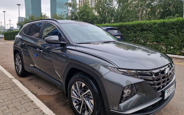 HYUNDAI TUCSON - image 2