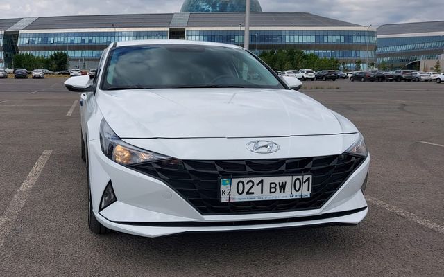 Hyundai Elantra - image 3