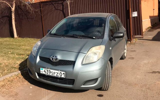 TOYOTA VITZ - image 1