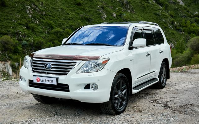 Lexus LX570 - image 1