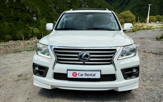 Lexus LX570 - image 4