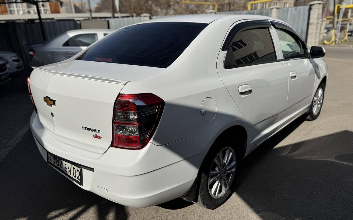 Chevrolet Cobalt - image 7
