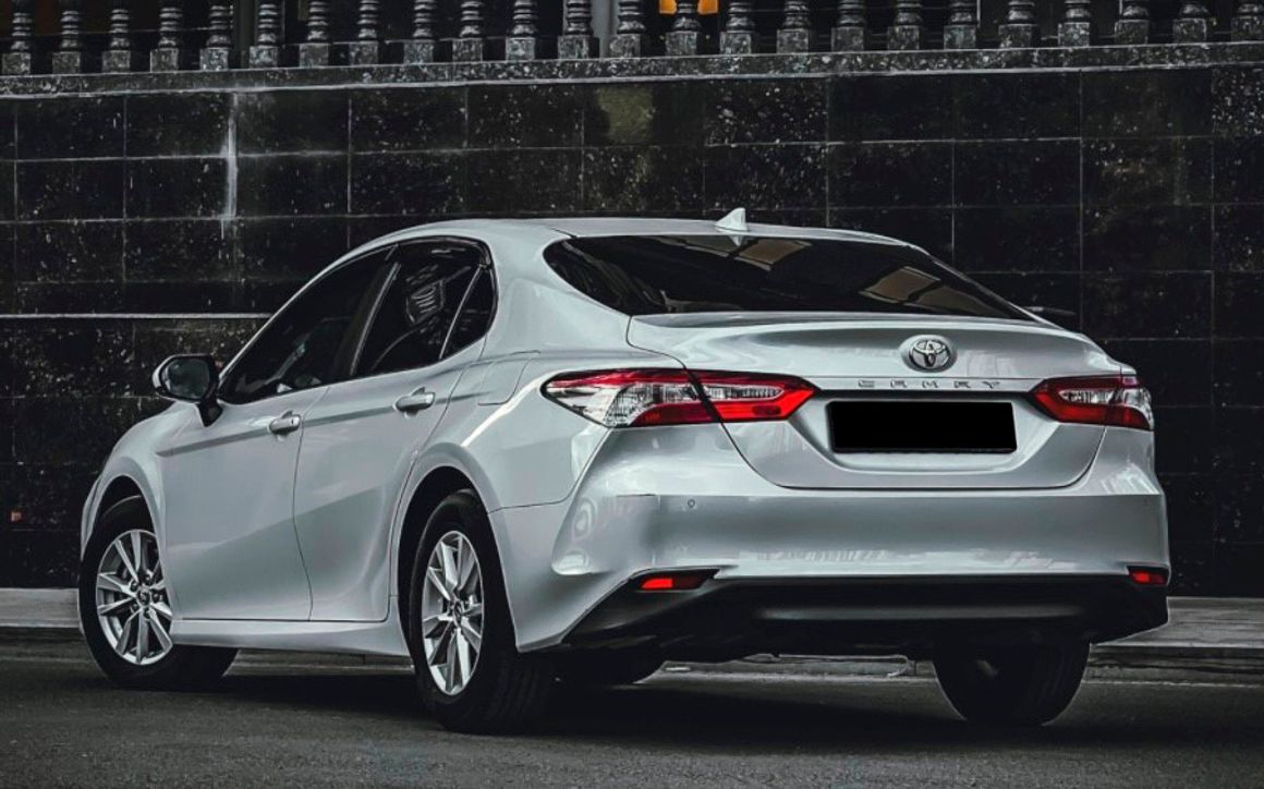Toyota Camry 70 - image 2