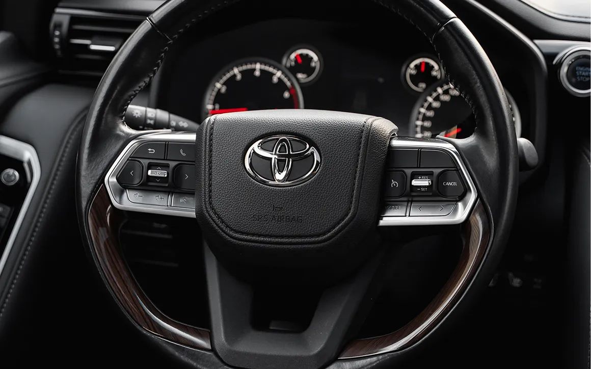 Toyota Land Cruiser 300 - image 14