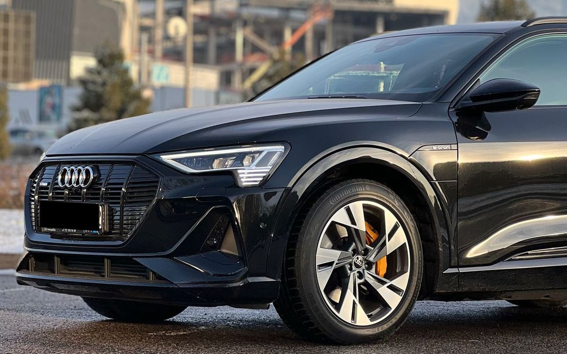 AUDI E-TRON - image 8