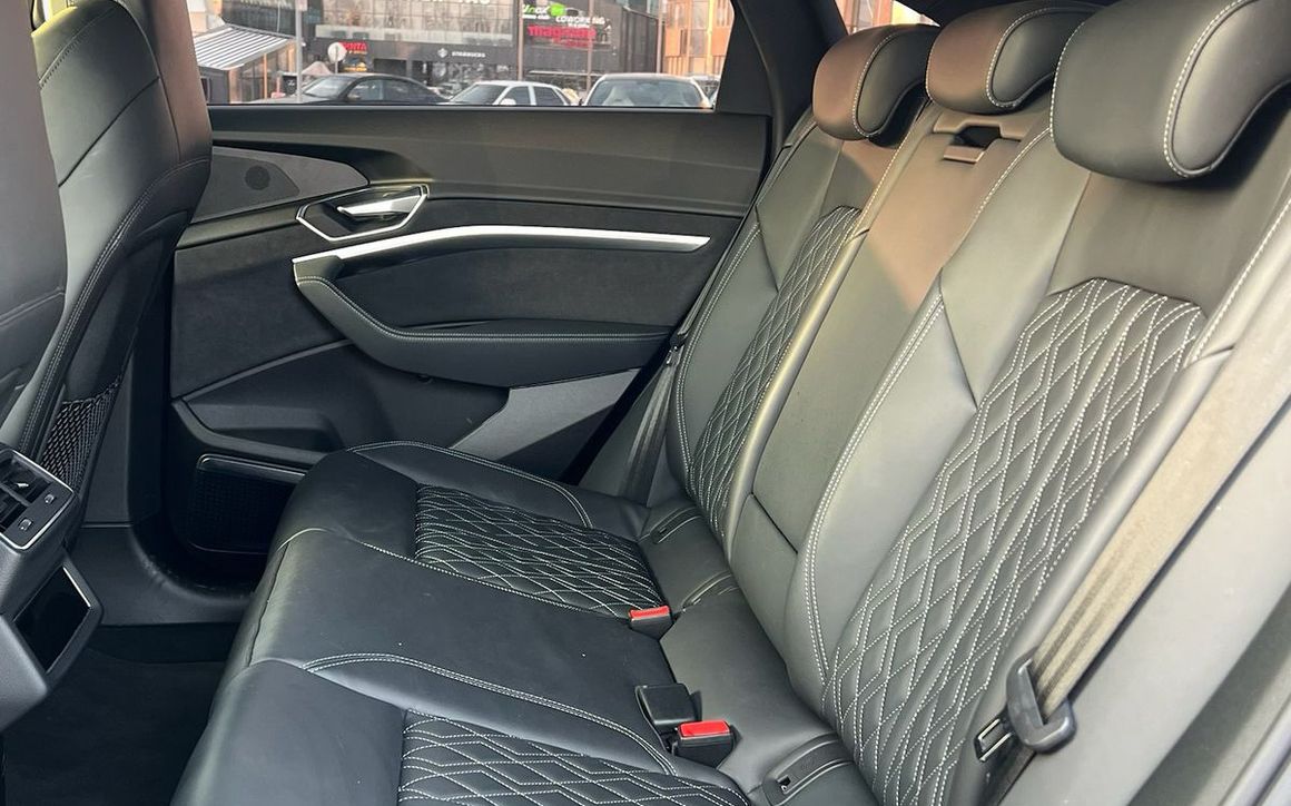 AUDI E-TRON - image 12