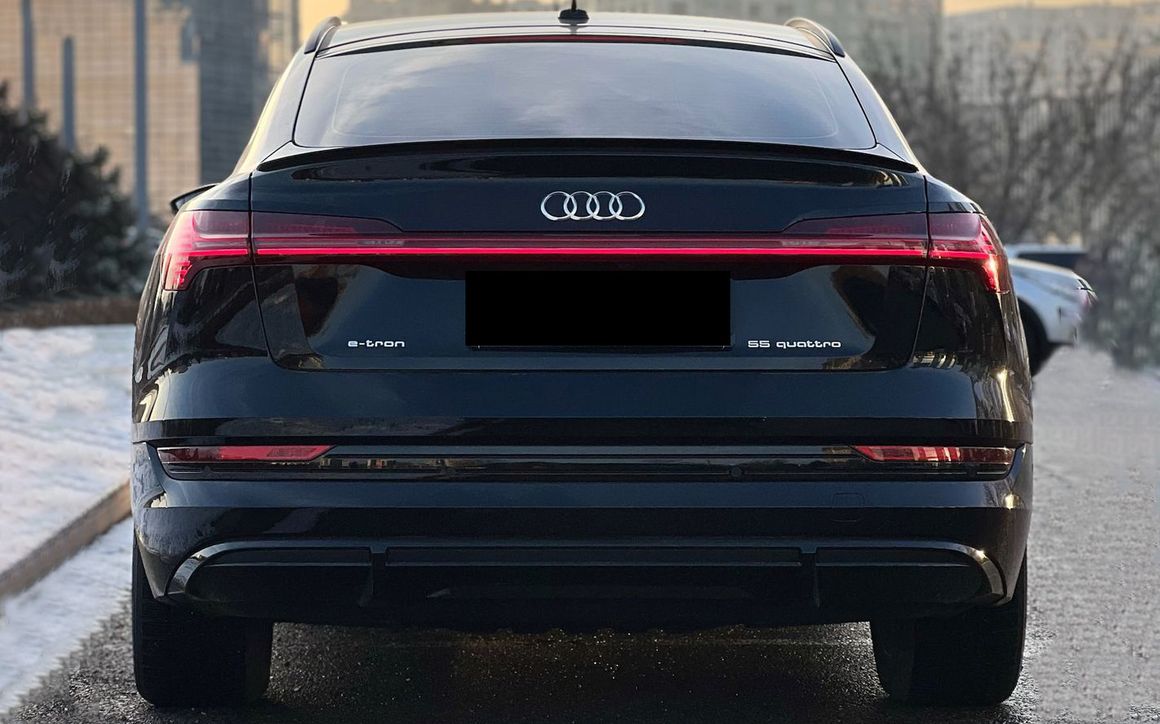 AUDI E-TRON - image 6