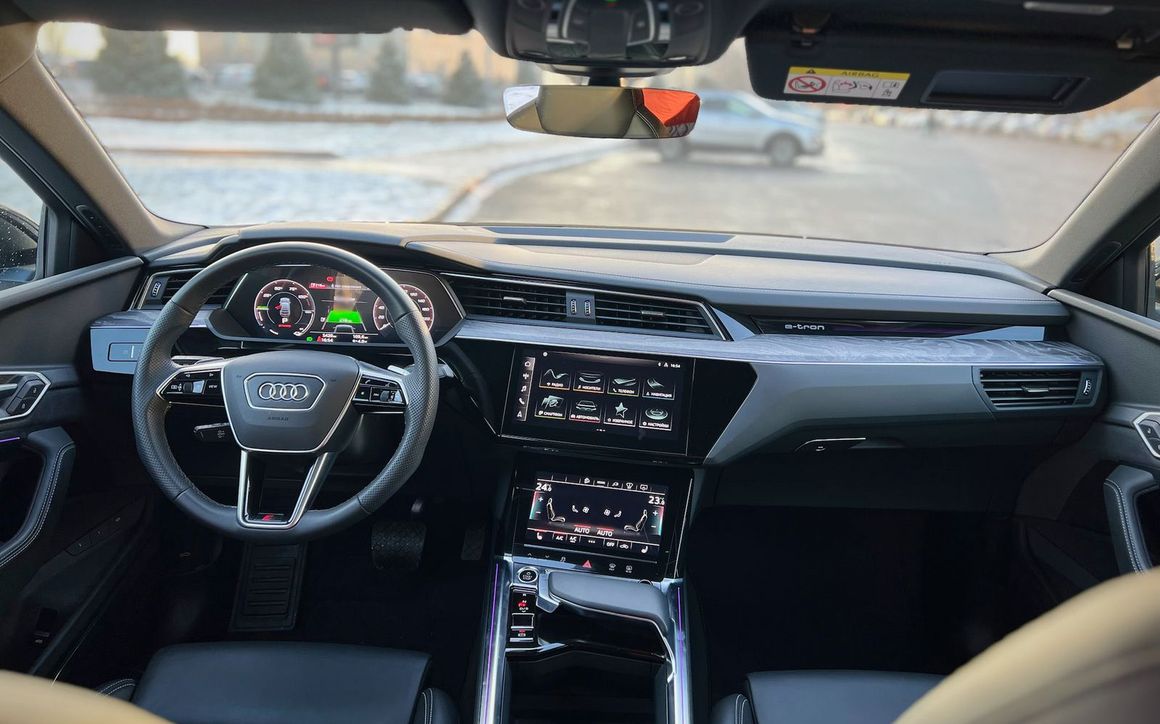 AUDI E-TRON - image 10