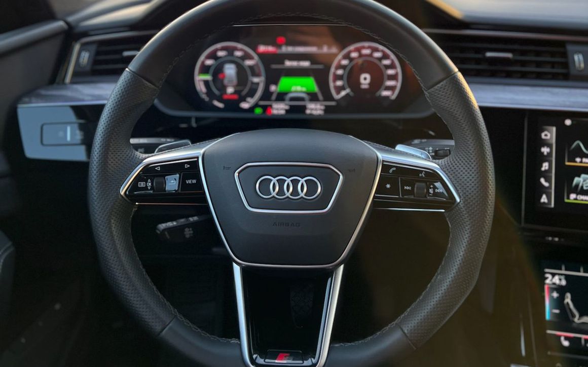 AUDI E-TRON - image 11