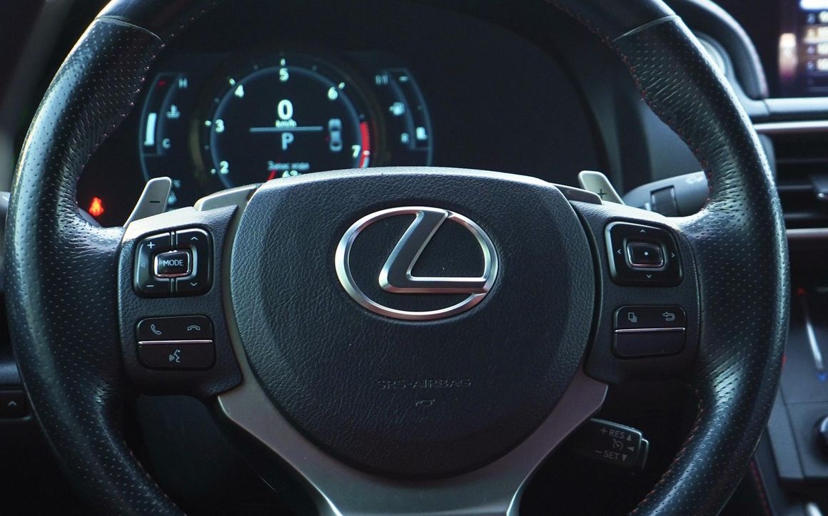 Lexus IS250 - image 6