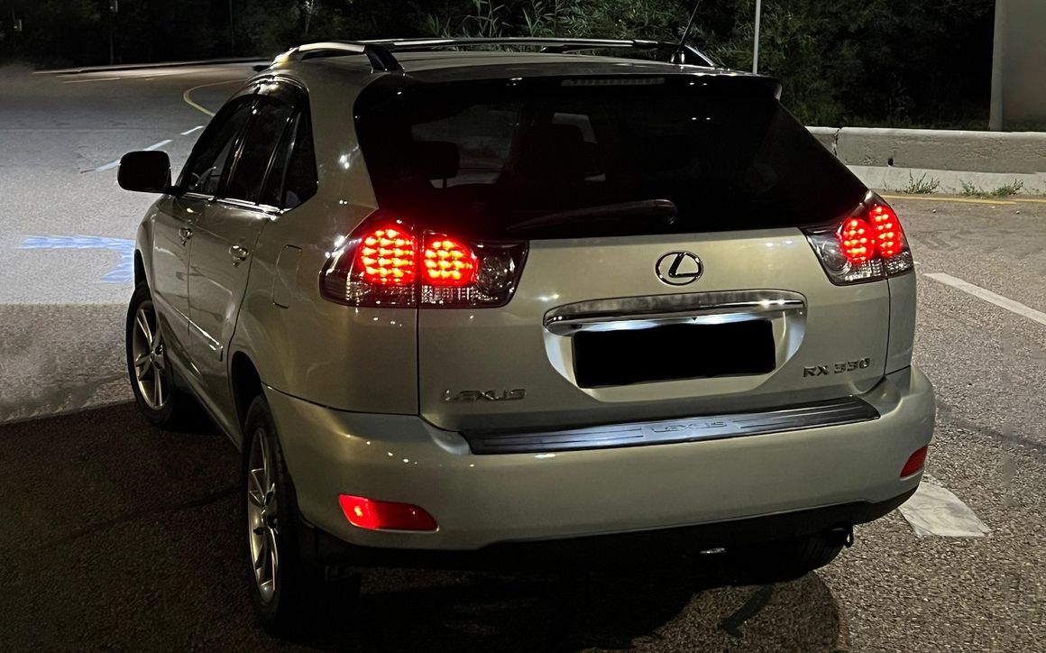 Lexus RX 330 - image 2