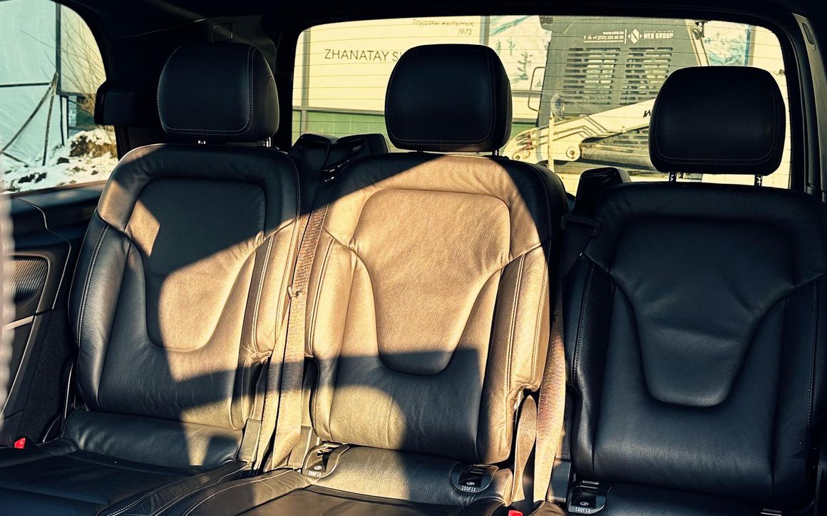 Mercedes-Benz V-class - image 11