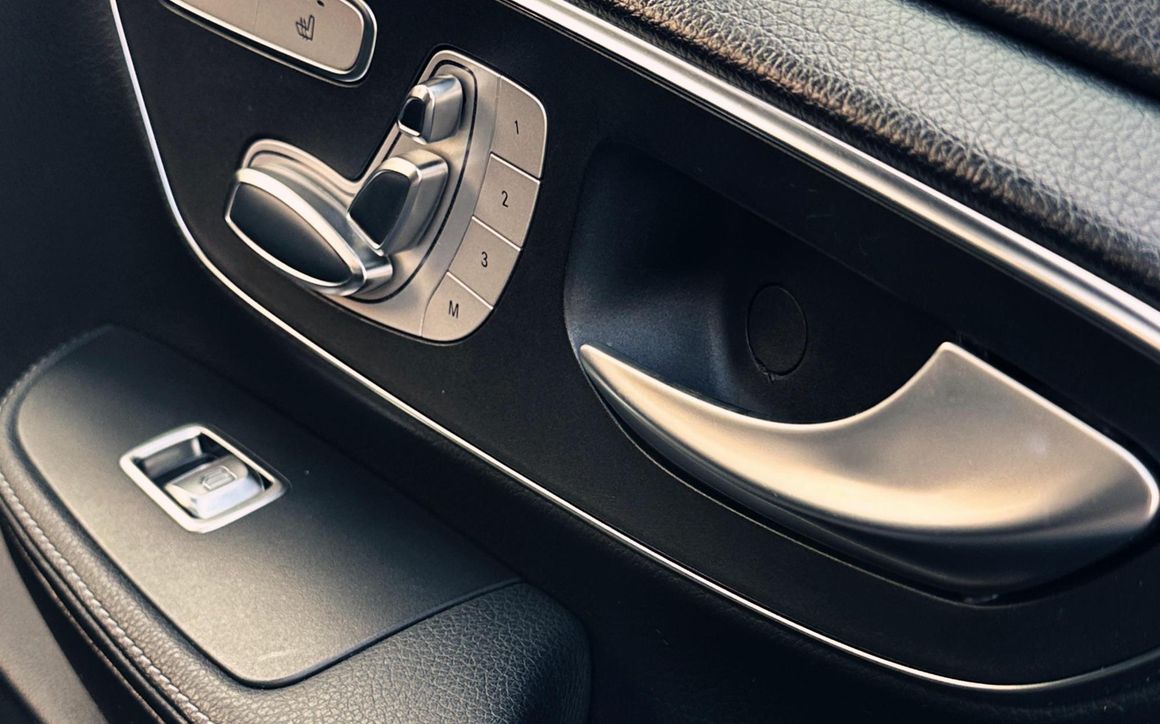 Mercedes-Benz V-class - image 16