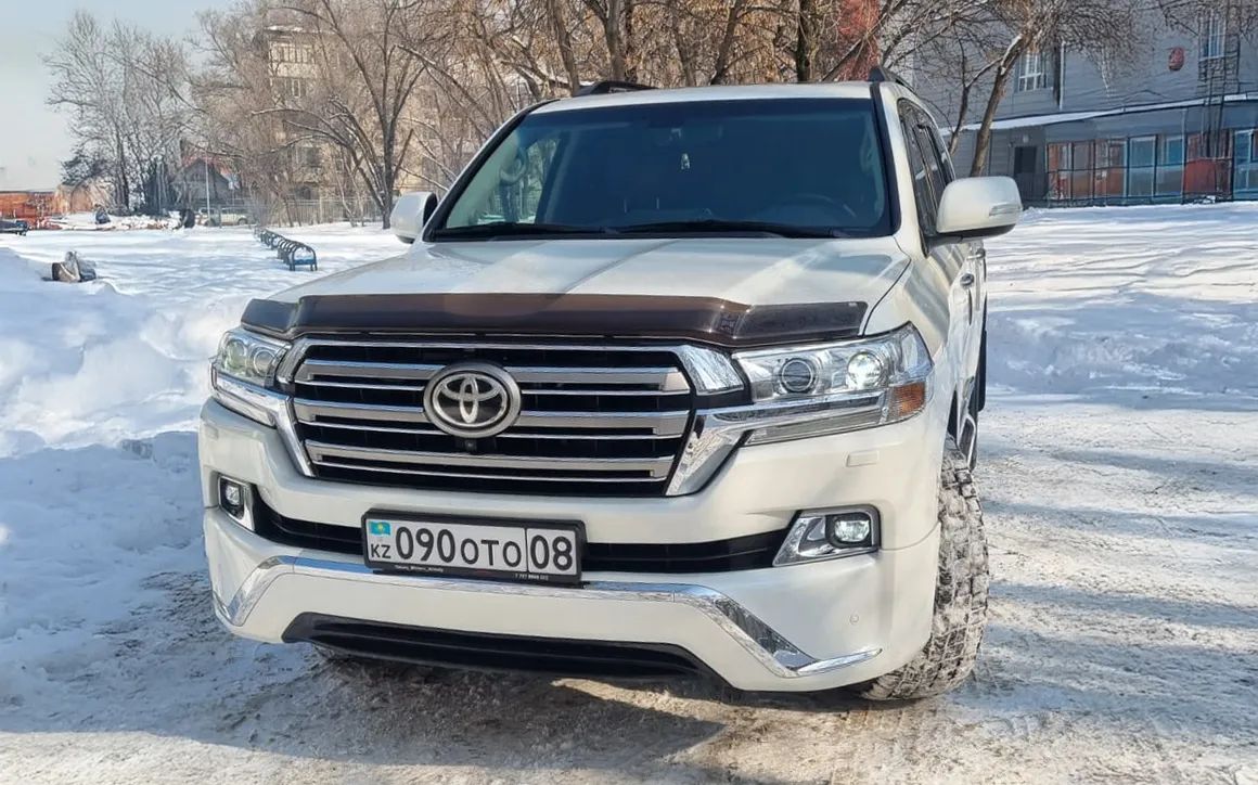 Toyota Land Cruiser - image 1