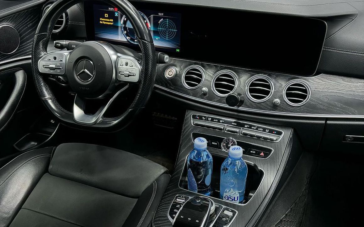 Mercedes-Benz E200 - image 4