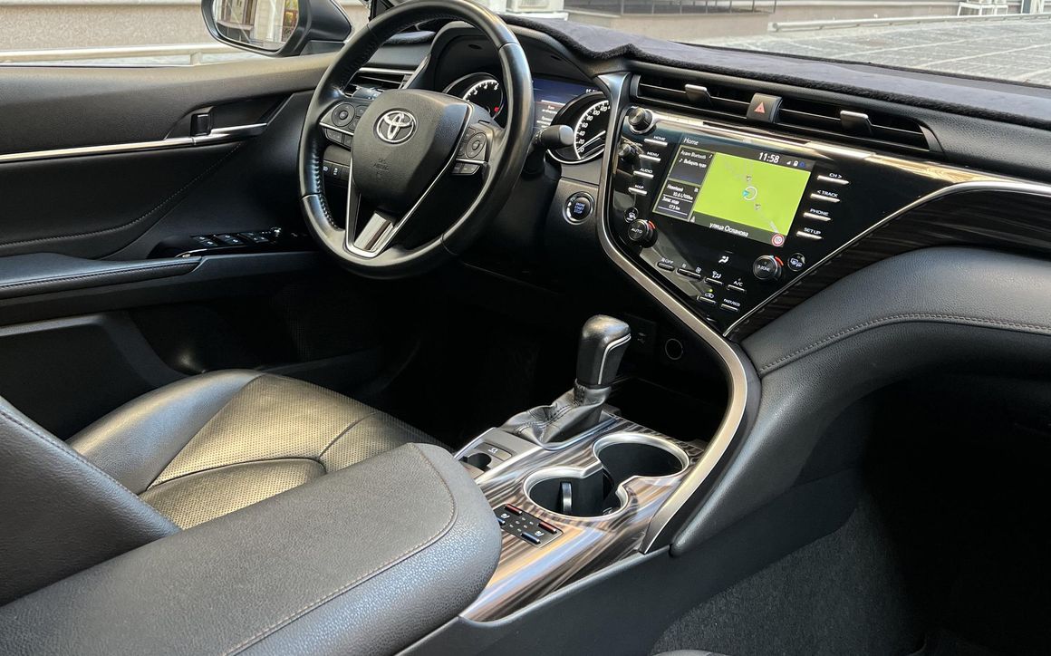 TOYOTA CAMRY - image 6