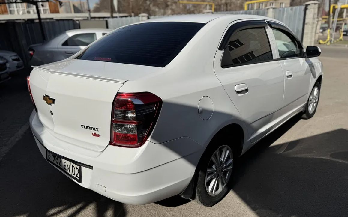 Chevrolet Cobalt - image 5