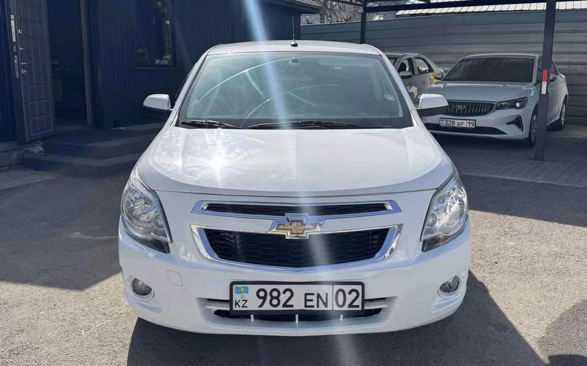 Chevrolet Cobalt - image 3