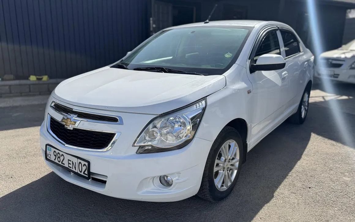 Chevrolet Cobalt - image 1