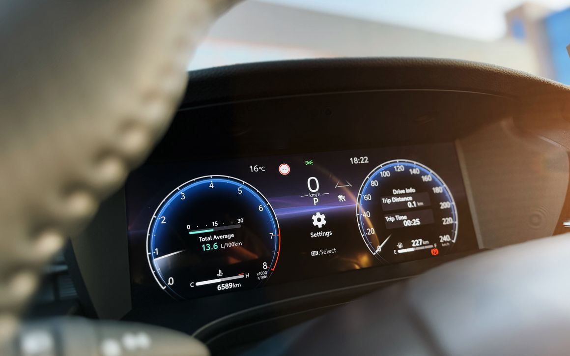 Toyota Camry - image 8