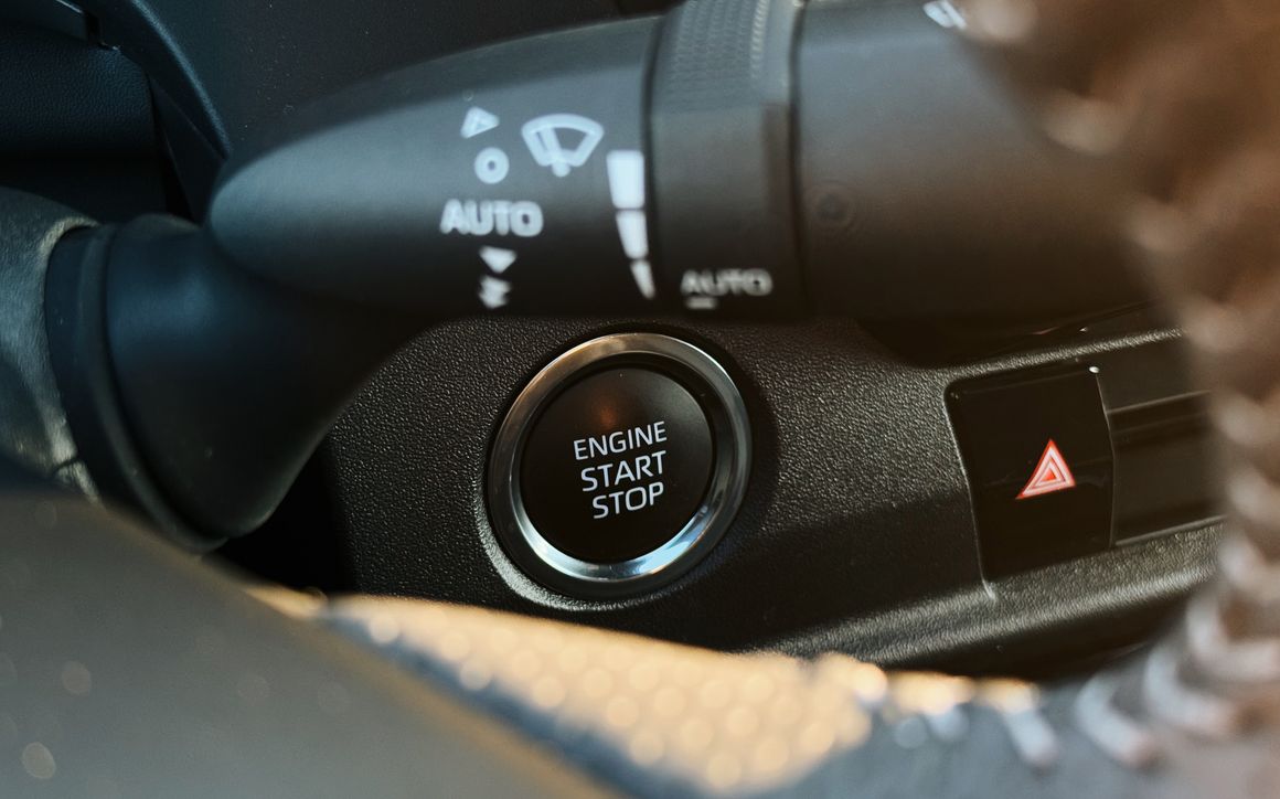 Toyota Camry - image 7