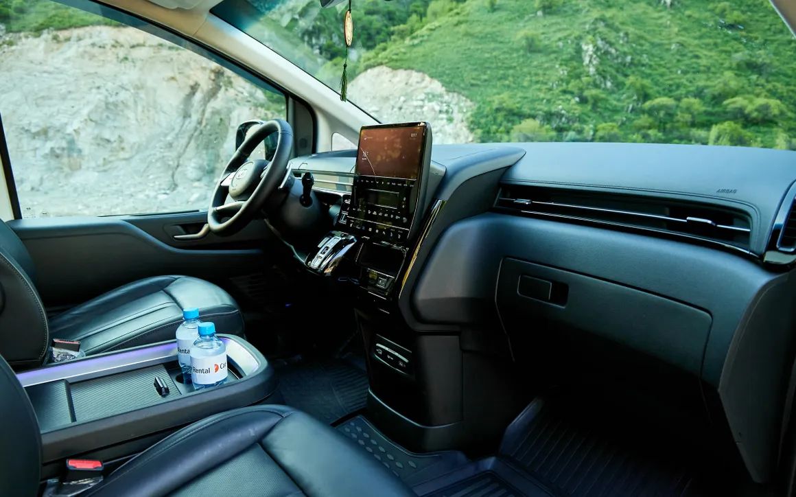 Hyundai Staria - image 12