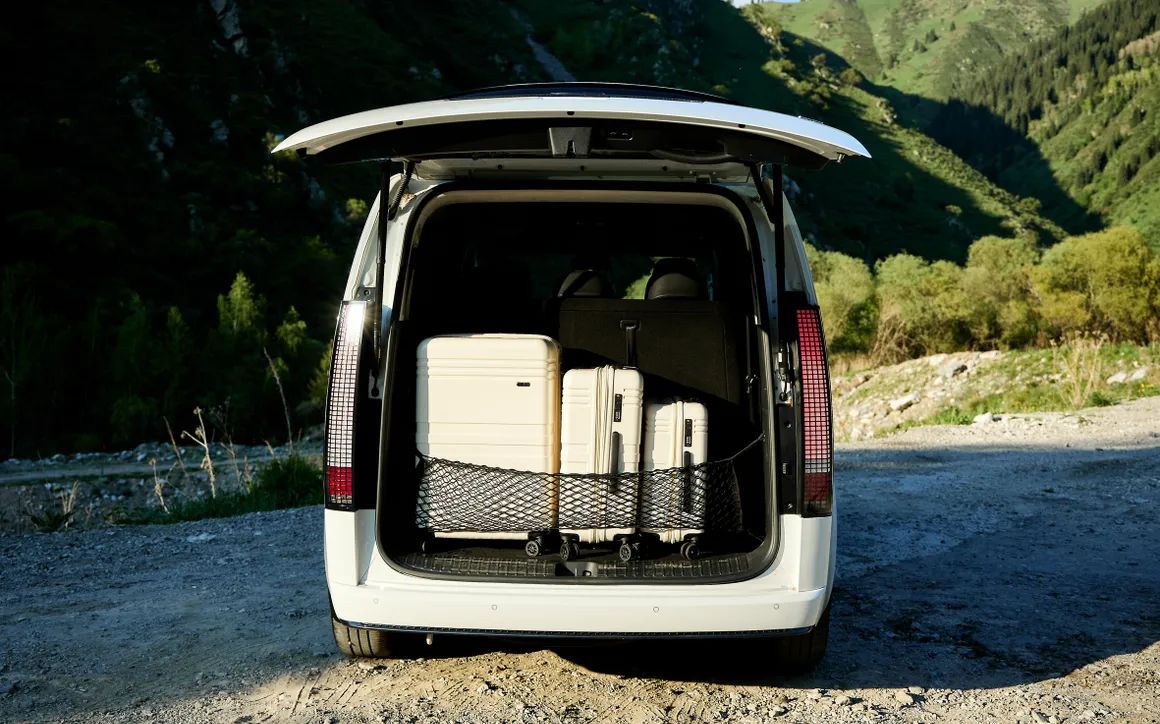 Hyundai Staria - image 9