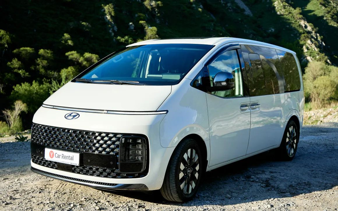 Hyundai Staria - image 1